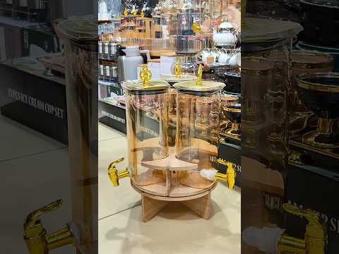 Vídeo ilustrativo de dispenser giratório de bebidas. Modelo equivalente: aparência, medidas e acessórios podem variar. Confira as características e os itens inclusos na descrição.