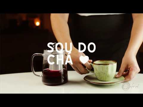 Vídeo ilustrativo de bule de vidro com infusor. Modelo equivalente: medidas e acessórios podem variar. Confira as características e os itens inclusos na descrição.