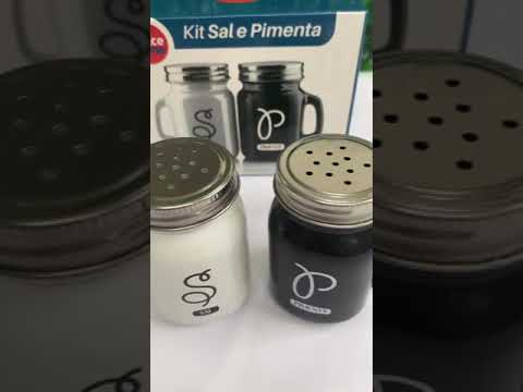 Vídeo ilustrativo de conjunto saleiro e pimenteiro. Modelo equivalente: aparência, medidas e acessórios podem variar. Confira as características e os itens inclusos na descrição.