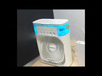 Vídeo ilustrativo de ventilador portátil com névoa. Modelo equivalente: aparência, medidas e acessórios podem variar. Confira as características e os itens inclusos na descrição.
