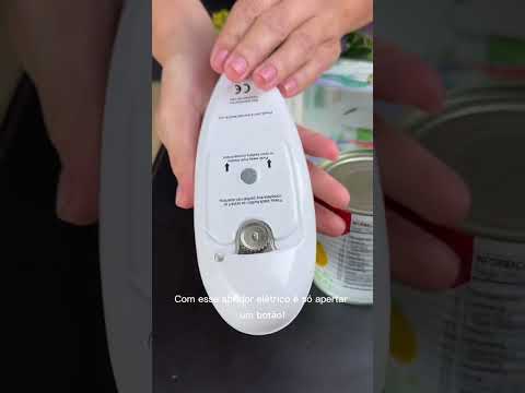 Vídeo ilustrativo de abridor automático de latas a pilha. Modelo equivalente: aparência, medidas e acessórios podem variar. Confira as características e os itens inclusos na descrição.