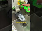 Vídeo ilustrativo de escova de limpeza de copos com ventosas. Modelo equivalente: aparência, medidas e acessórios podem variar. Confira as características e os itens inclusos na descrição.