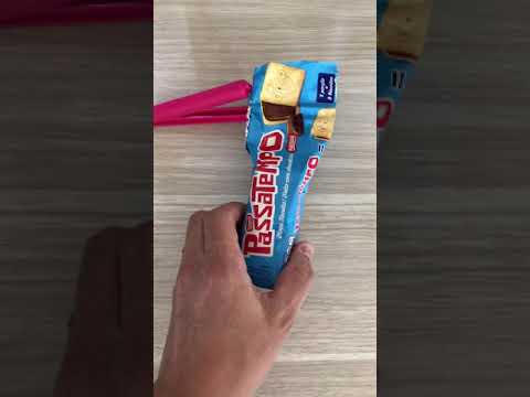 Vídeo ilustrativo de prendedores para fechar embalagens de alimentos. Modelo equivalente: aparência, medidas e acessórios podem variar. Confira as características e os itens inclusos na descrição.